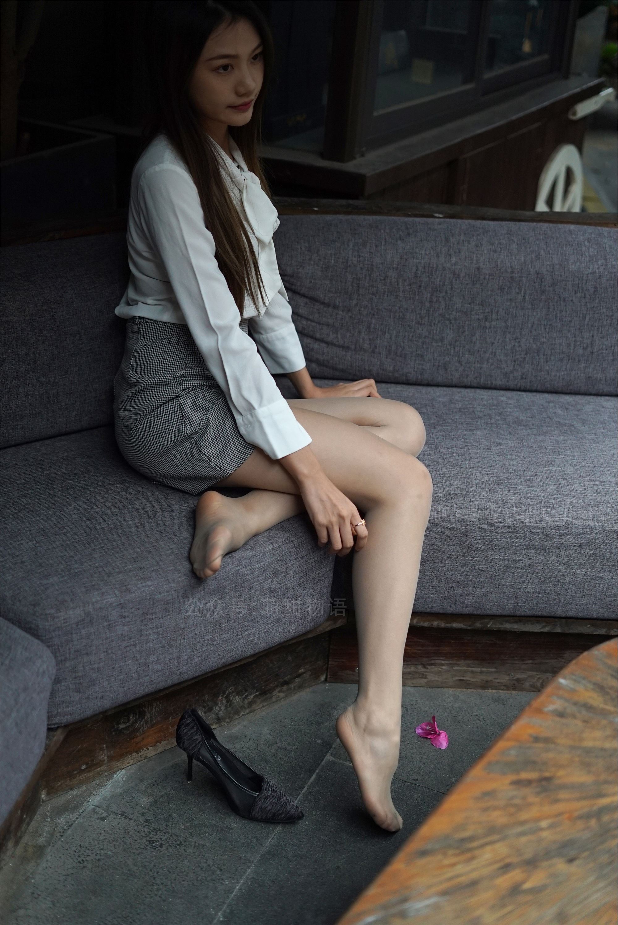 萌甜物语 XM210 《在路边的座位玩脚脚-笑笑(含SP)》